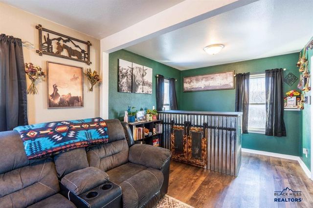 305 E WATERTOWN, Rapid City, SD 57701