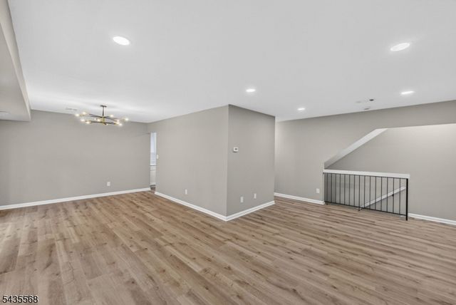 32 Woods Edge Dr, Roxbury Twp., NJ 07876