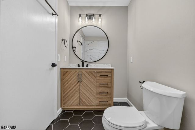 32 Woods Edge Dr, Roxbury Twp., NJ 07876