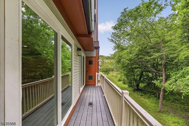 32 Woods Edge Dr, Roxbury Twp., NJ 07876