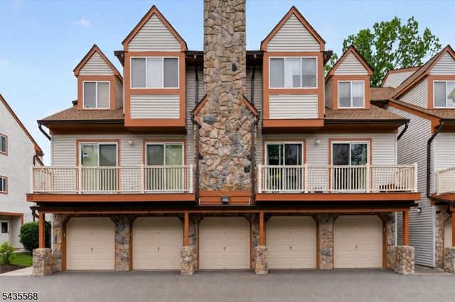 32 Woods Edge Dr, Roxbury Twp., NJ 07876