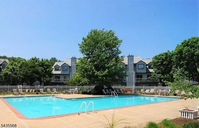 32 Woods Edge Dr, Roxbury Twp., NJ 07876