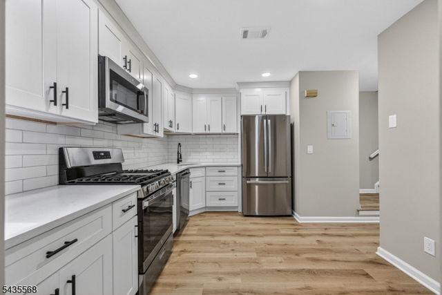 32 Woods Edge Dr, Roxbury Twp., NJ 07876