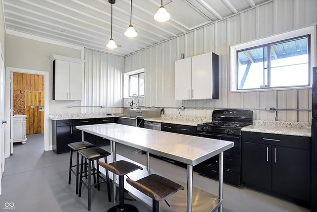 940 W 1090 N, Fountaintown, IN 46130