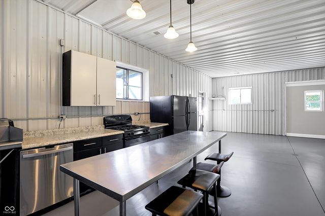 940 W 1090 N, Fountaintown, IN 46130