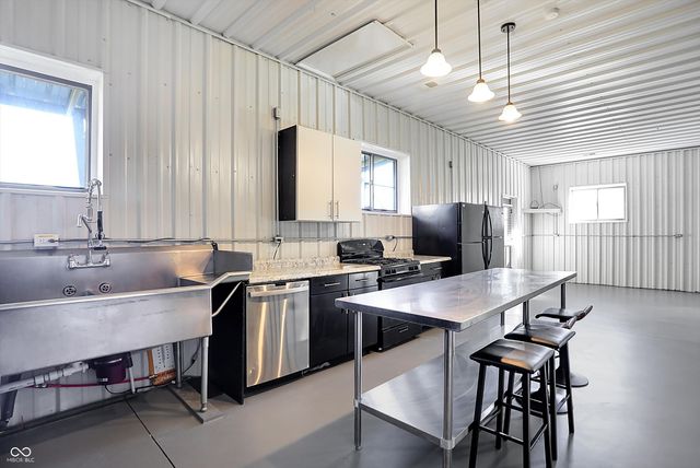 940 W 1090 N, Fountaintown, IN 46130