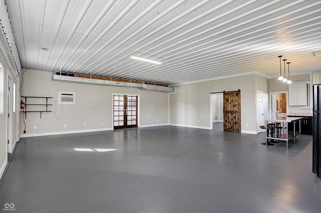 940 W 1090 N, Fountaintown, IN 46130