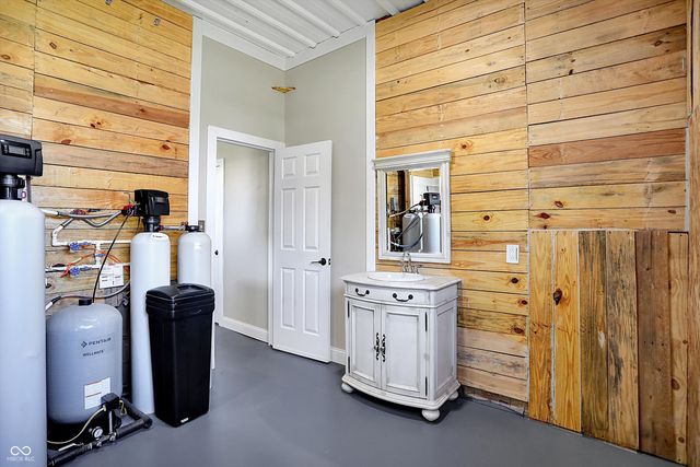 940 W 1090 N, Fountaintown, IN 46130