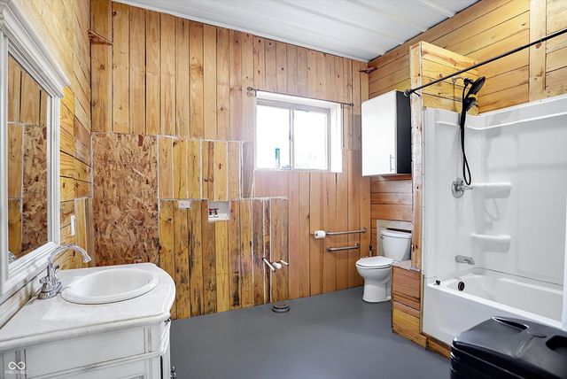 940 W 1090 N, Fountaintown, IN 46130