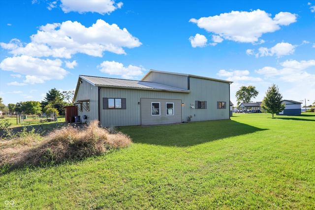 940 W 1090 N, Fountaintown, IN 46130