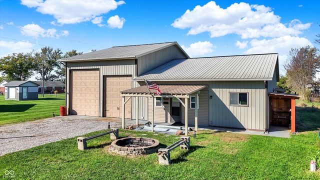 940 W 1090 N, Fountaintown, IN 46130