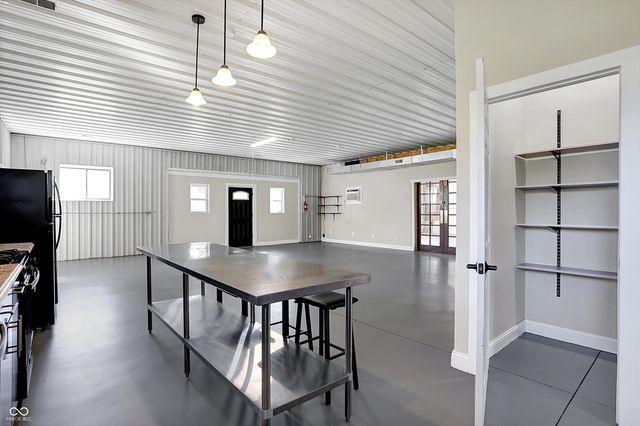 940 W 1090 N, Fountaintown, IN 46130