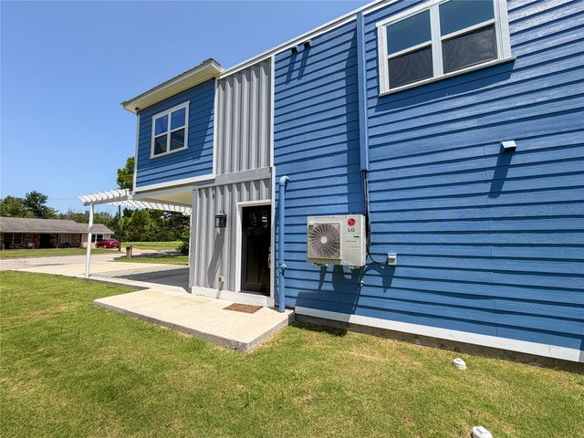 1224 Kennie Drive, Commerce, TX 75428