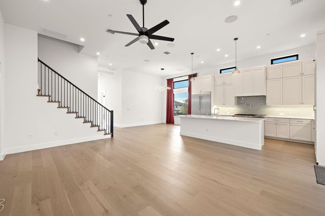 5900 Moondust LN, Austin, TX 78730