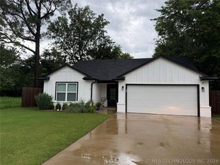 116 S Whitaker Street, Pryor, OK 74361