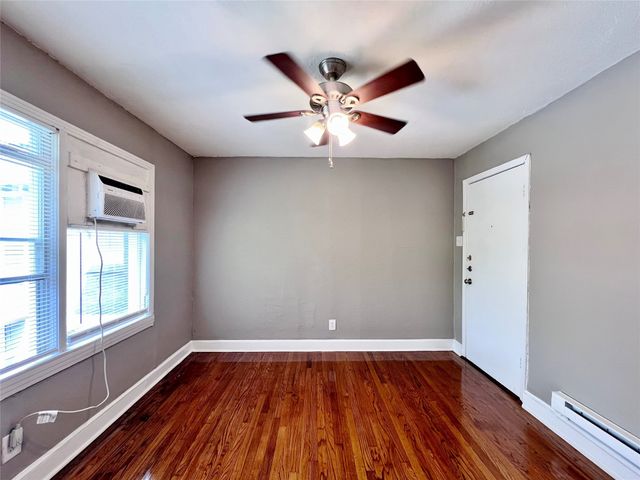 1121 N Bishop Avenue C, Dallas, TX 75208