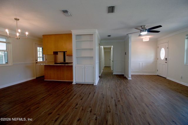 7762 KNOLL Drive S, Jacksonville, FL 32221