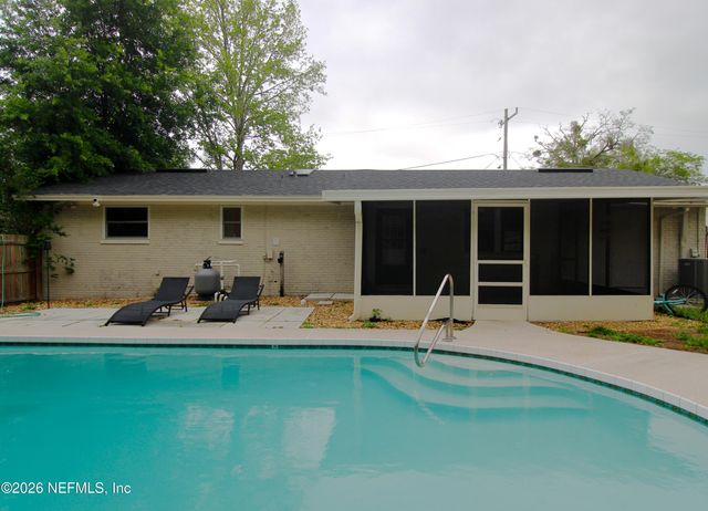 7762 KNOLL Drive S, Jacksonville, FL 32221