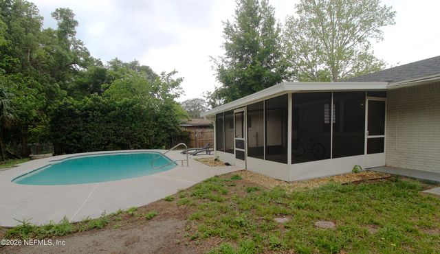 7762 KNOLL Drive S, Jacksonville, FL 32221