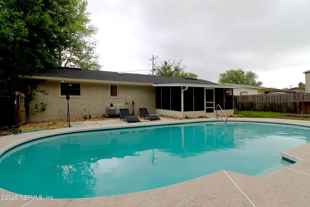 7762 KNOLL Drive S, Jacksonville, FL 32221