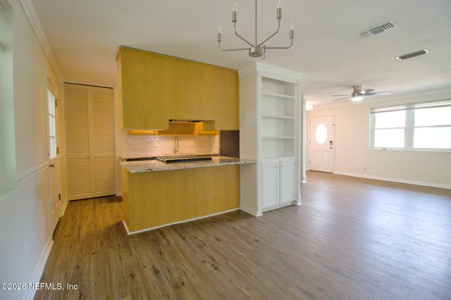 7762 KNOLL Drive S, Jacksonville, FL 32221