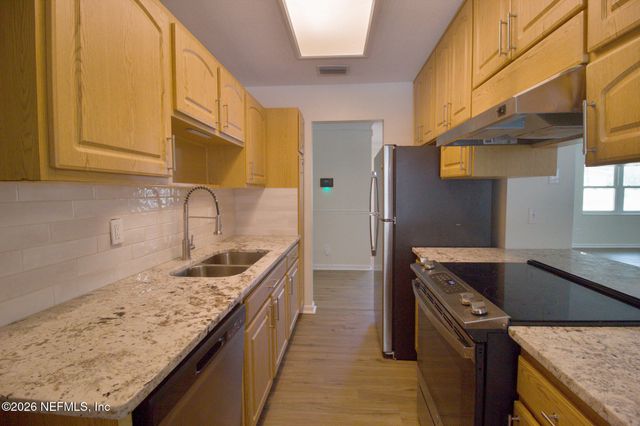 7762 KNOLL Drive S, Jacksonville, FL 32221