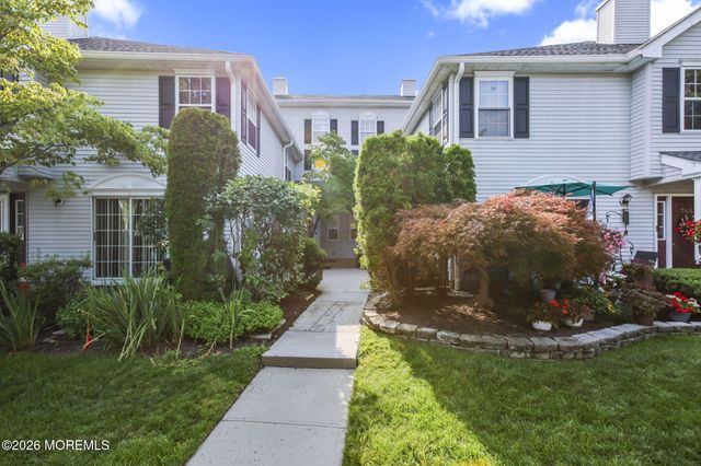 761 Banyan Court, Morganville, NJ 07751