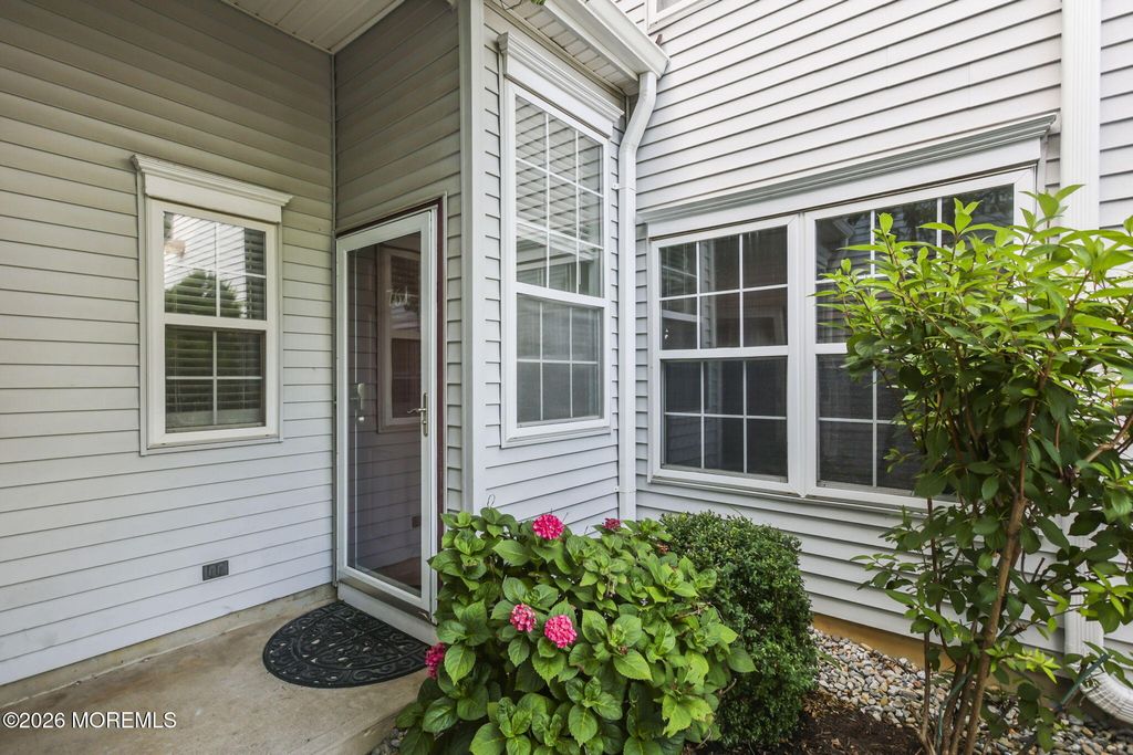 761 Banyan Court, Morganville, NJ 07751