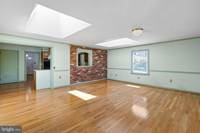 1110 WEBSTER DR, Wilmington, DE 19803