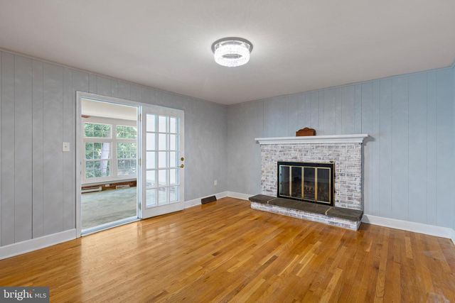 1110 WEBSTER DR, Wilmington, DE 19803