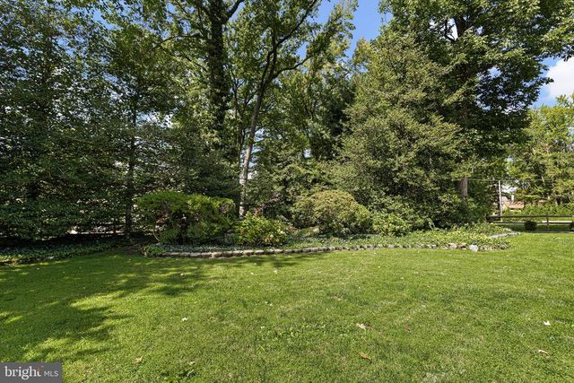 1110 WEBSTER DR, Wilmington, DE 19803
