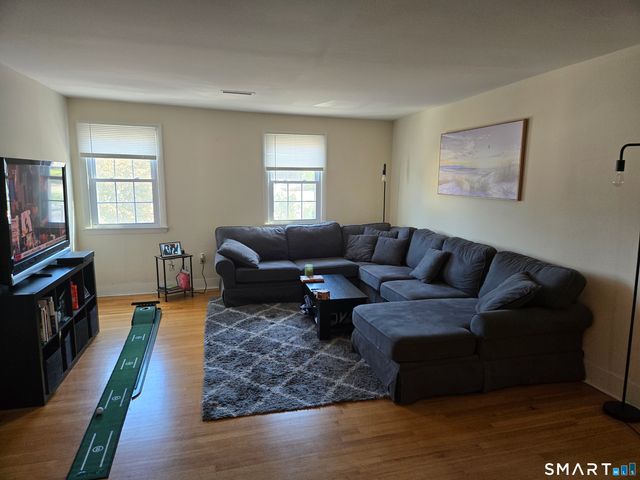 1118 Main Street Apt 1, Branford, CT 06405