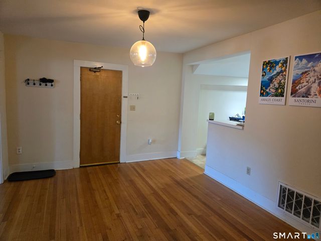 1118 Main Street Apt 1, Branford, CT 06405