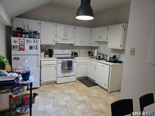 1118 Main Street Apt 1, Branford, CT 06405