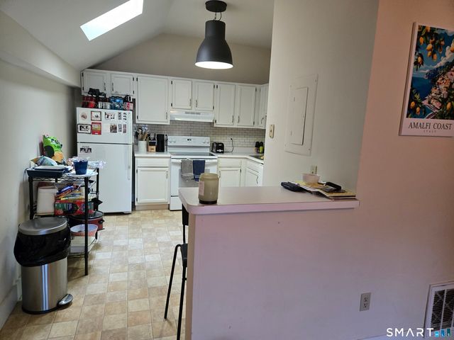 1118 Main Street Apt 1, Branford, CT 06405