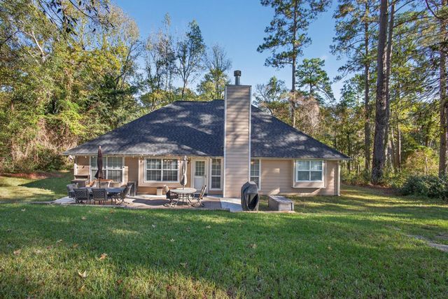 3348 Pine Grove Drive, Huntsville, TX 77340