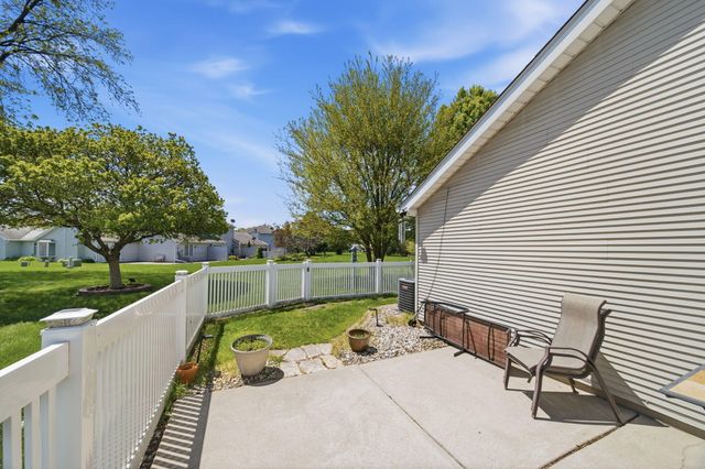 220 Holly Lane, Schererville, IN 46375