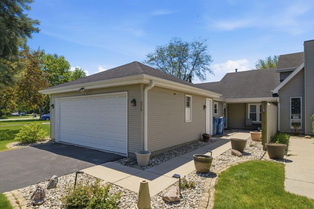 220 Holly Lane, Schererville, IN 46375