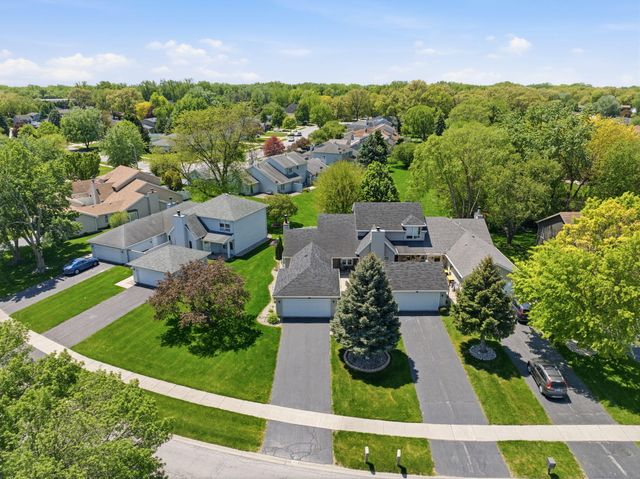 220 Holly Lane, Schererville, IN 46375
