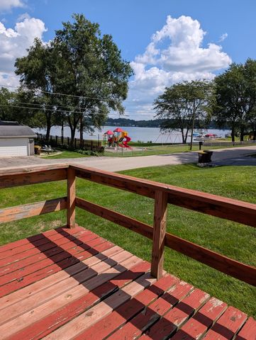 3815 W Lake Shore Drive, Wonder Lake, IL 60097