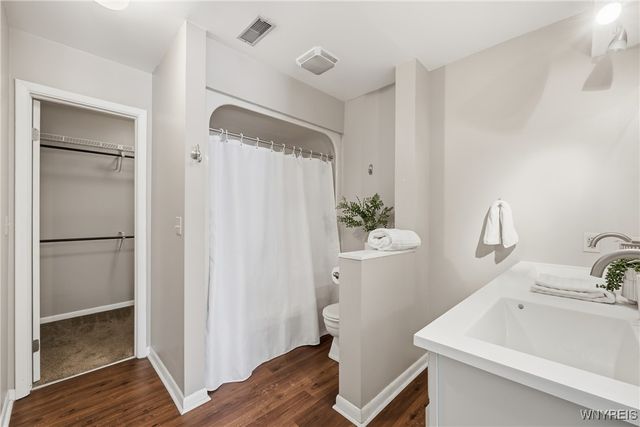 1075 Youngs Road H, Amherst, NY 14221