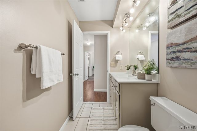 1075 Youngs Road H, Amherst, NY 14221