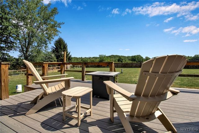 10855 Griswold Road, Darien, NY 14040