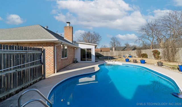 612 Westwood Drive, Claremore, OK 74017