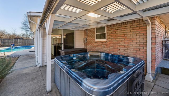 612 Westwood Drive, Claremore, OK 74017