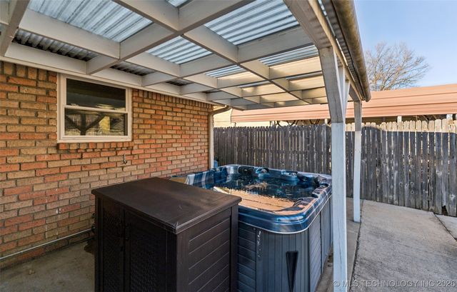 612 Westwood Drive, Claremore, OK 74017