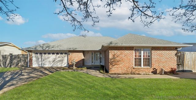 612 Westwood Drive, Claremore, OK 74017