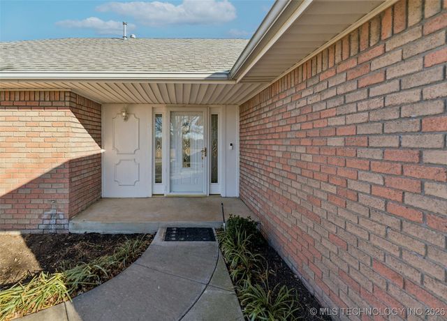 612 Westwood Drive, Claremore, OK 74017