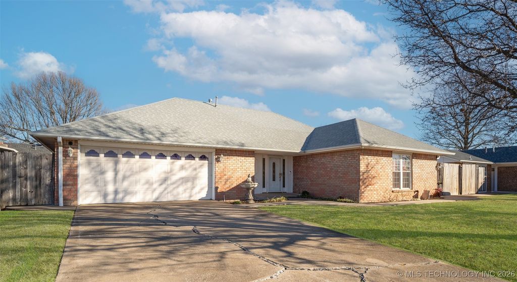 612 Westwood Drive, Claremore, OK 74017