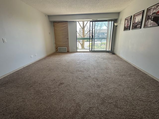 1800 HUNTINGTON Boulevard 206, Hoffman Estates, IL 60169